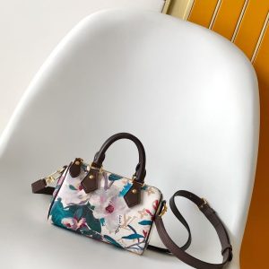 chanel 𝗖𝗹𝗮𝘀𝘀𝗶𝗰 𝗙𝗹𝗮𝗽 20×13×9cm using italian imported [gr] framed lambskin (复制)