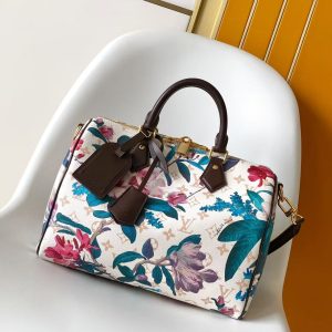 chanel 𝗖𝗹𝗮𝘀𝘀𝗶𝗰 𝗙𝗹𝗮𝗽 20×13×9cm using italian imported [gr] framed lambskin (复制)