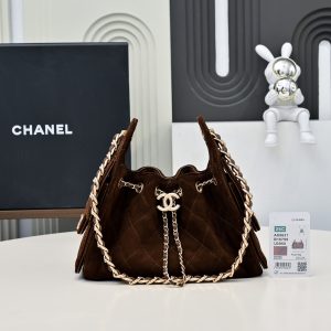 chanel 𝗖𝗹𝗮𝘀𝘀𝗶𝗰 𝗙𝗹𝗮𝗽 20×13×9cm using italian imported [gr] framed lambskin (复制)